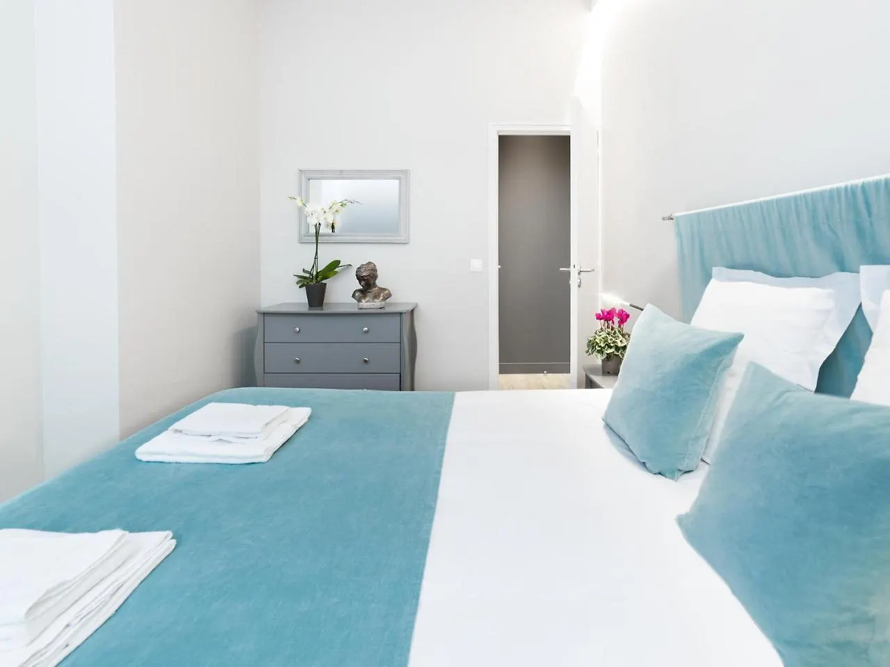 Chic Opera Apartmán *